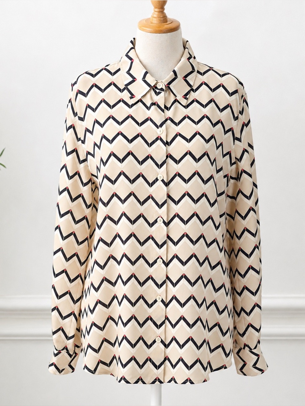 Trina Turk EUC Kadence Silk Chevron Blouse Cream Black Pink L